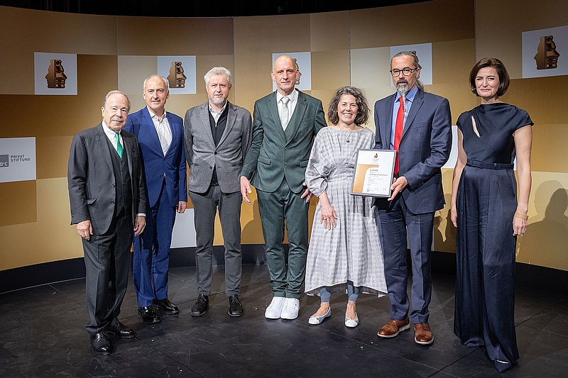 Gruppenfoto Gewinner:innen Houskapreis 2026